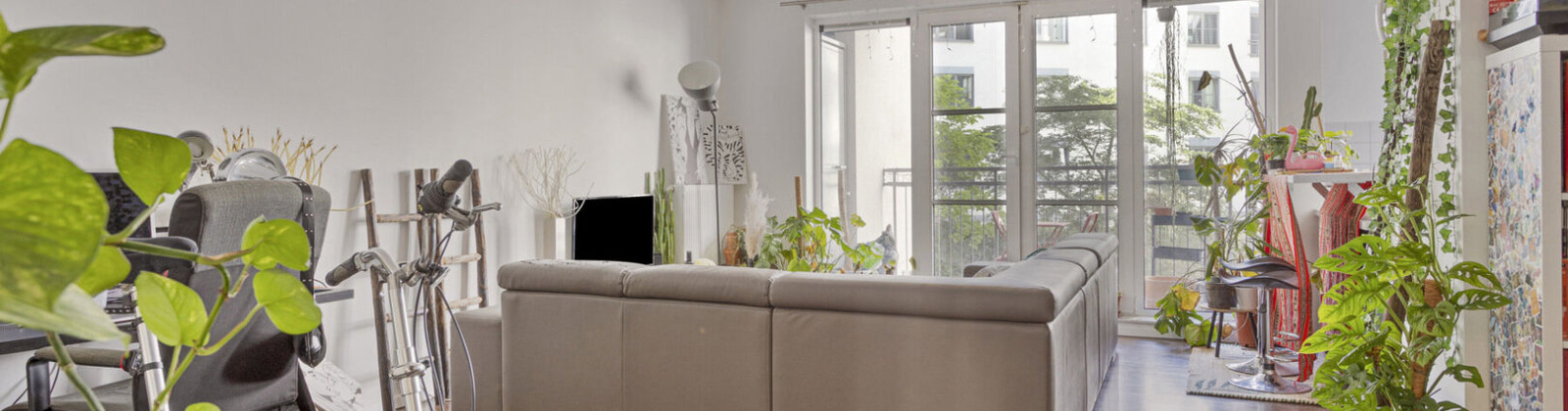 2 Bedrooms Bedrooms, ,1 BathroomBathrooms,Apartment,For Sale,1002