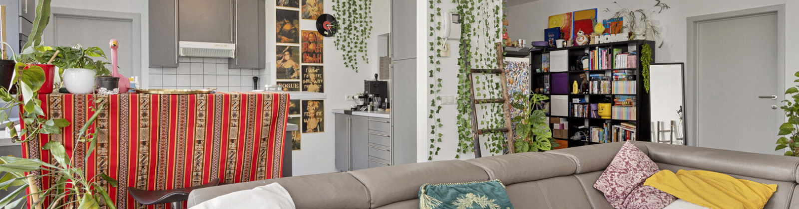 2 Bedrooms Bedrooms, ,1 BathroomBathrooms,Apartment,For Sale,1002